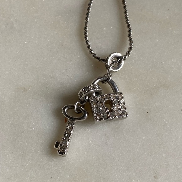 Swarovski Ginger lock and key necklace stamped - Picture 4 of 11